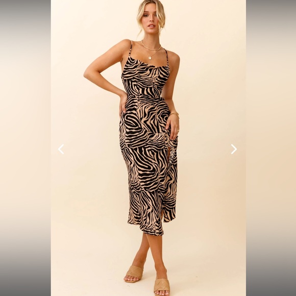 Selfie Leslie Dresses & Skirts - Selfie Leslie Beige and Black Zebra-Print Midi Dress